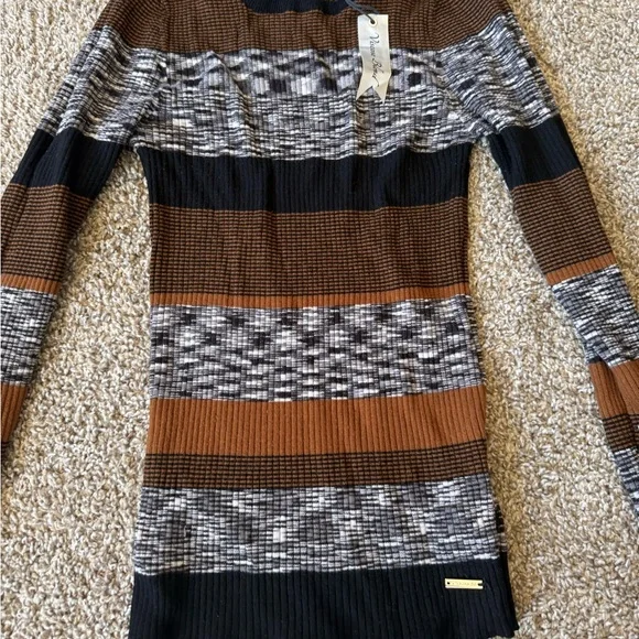 NWT Tahari Sweater - Picture 2 of 4